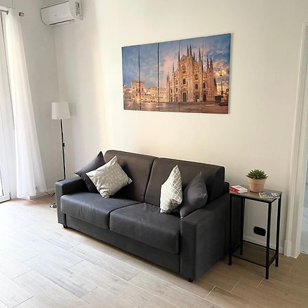 Ampio Bilocale Zona Navigli Apartment Милано Екстериор снимка