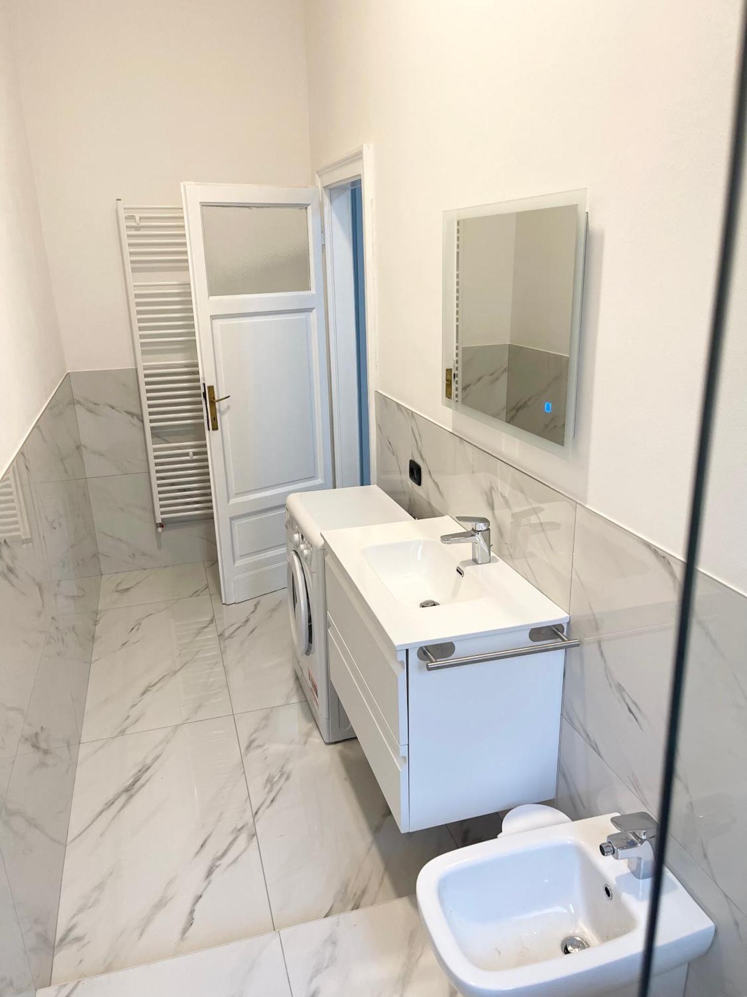 Ampio Bilocale Zona Navigli Apartment Милано Екстериор снимка
