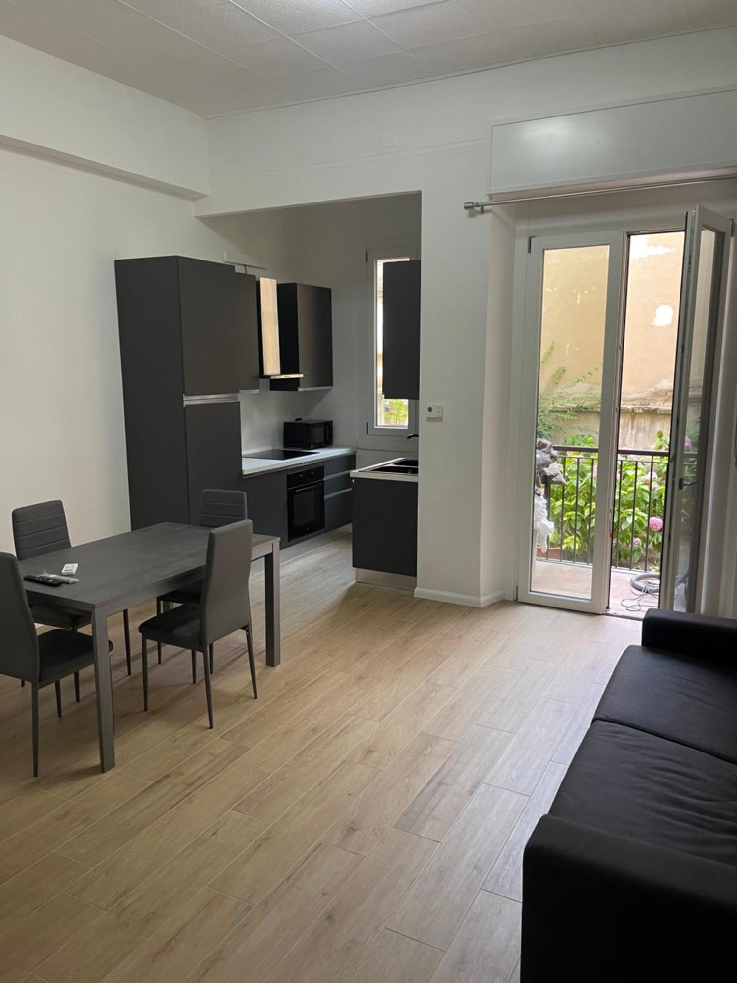 Ampio Bilocale Zona Navigli Apartment Милано Екстериор снимка